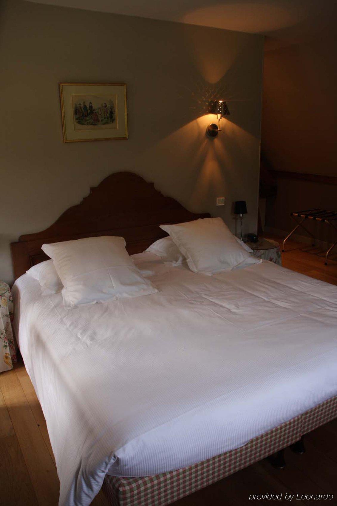 Hotel La Chaumiere Honfleur Habitación foto